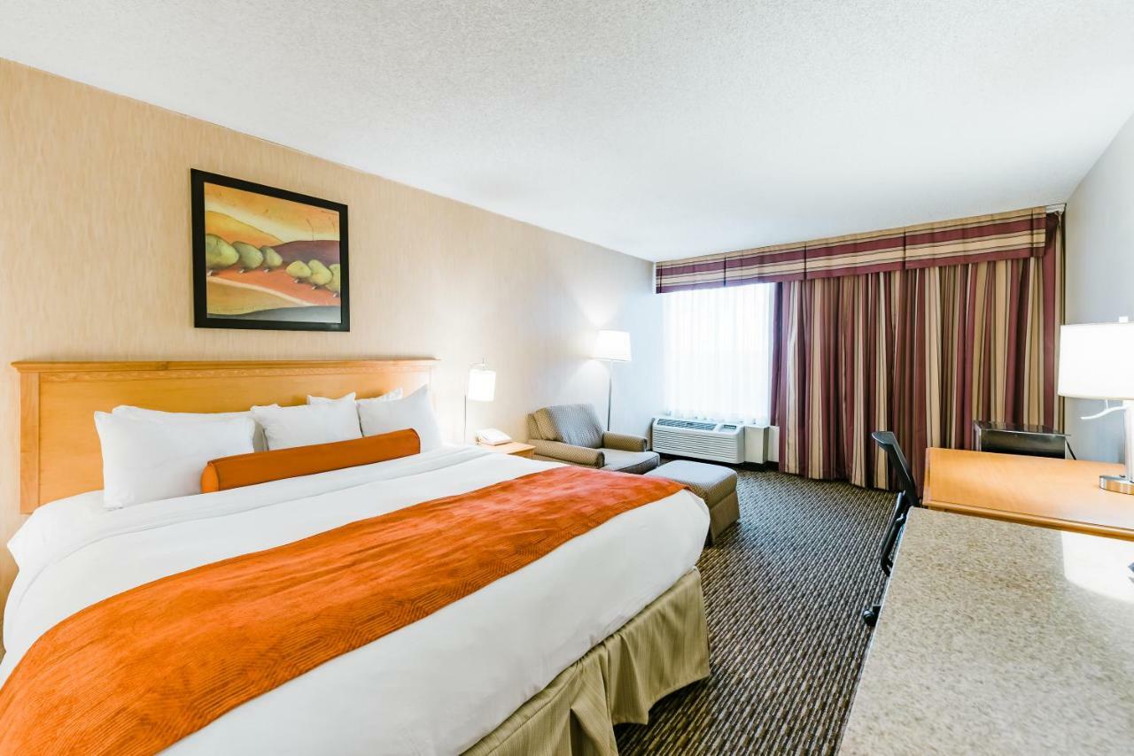 Radisson Hotel Denver-Аврора Экстерьер фото