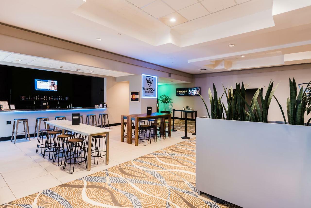 Radisson Hotel Denver-Аврора Экстерьер фото
