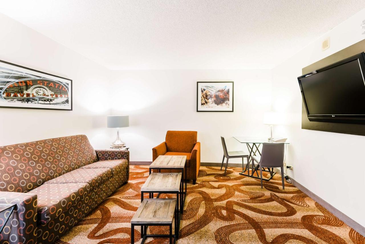 Radisson Hotel Denver-Аврора Экстерьер фото