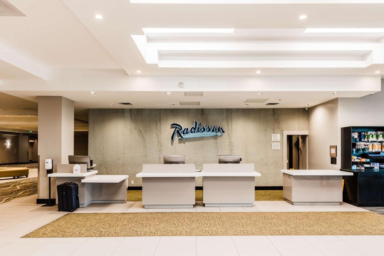 Radisson Hotel Denver-Аврора Экстерьер фото