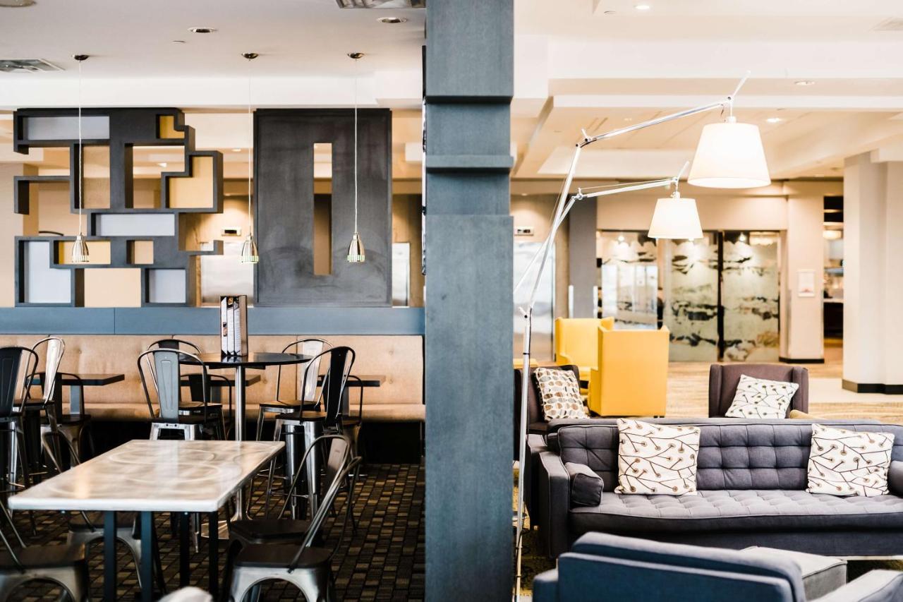 Radisson Hotel Denver-Аврора Экстерьер фото
