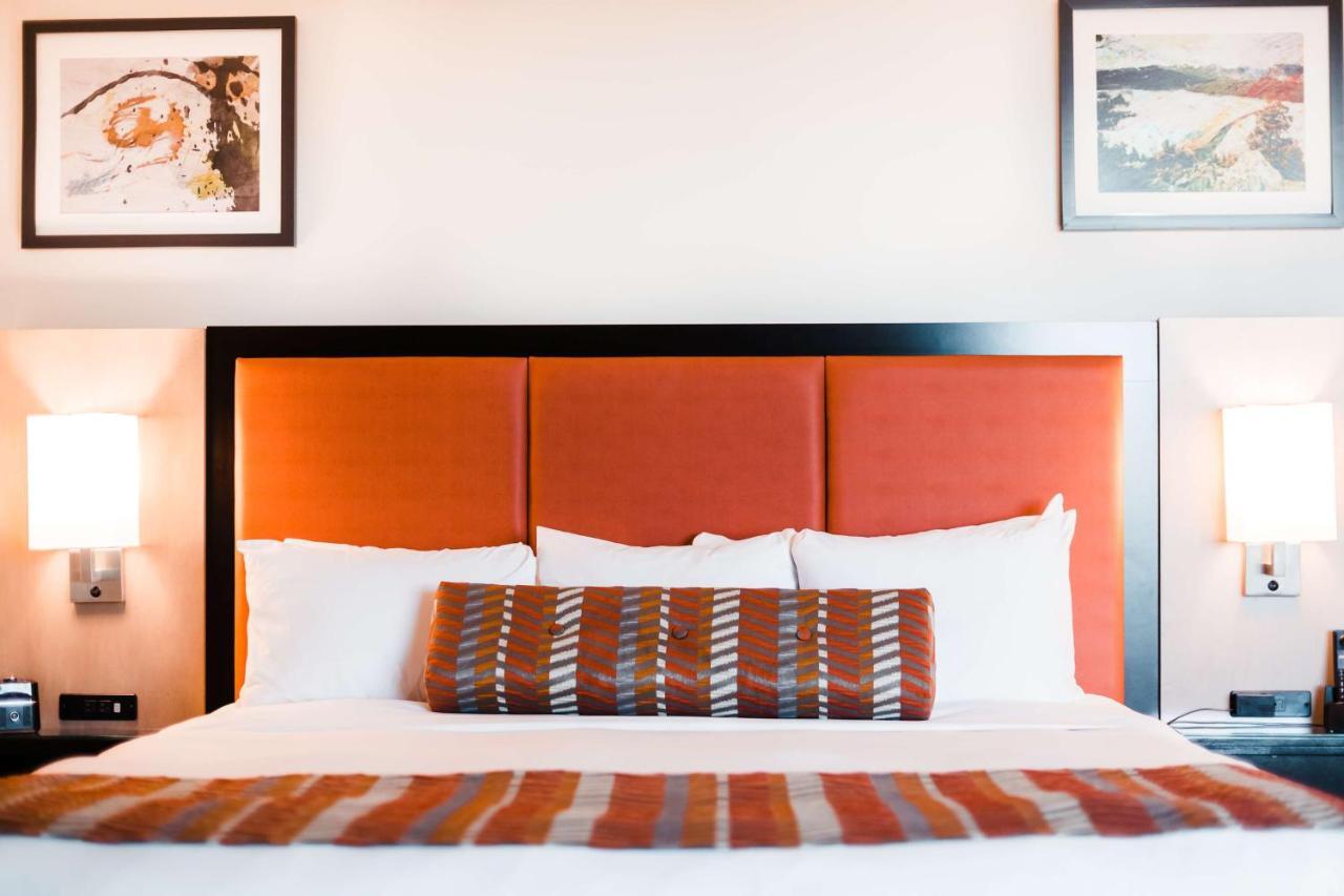 Radisson Hotel Denver-Аврора Экстерьер фото